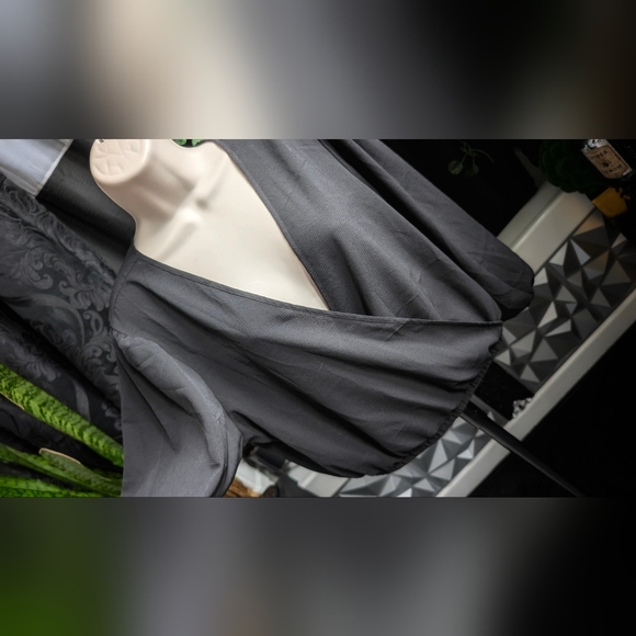 "ONLY" Black Nova Lux Surplice Wrap Top XL NWT - Picture 2 of 7